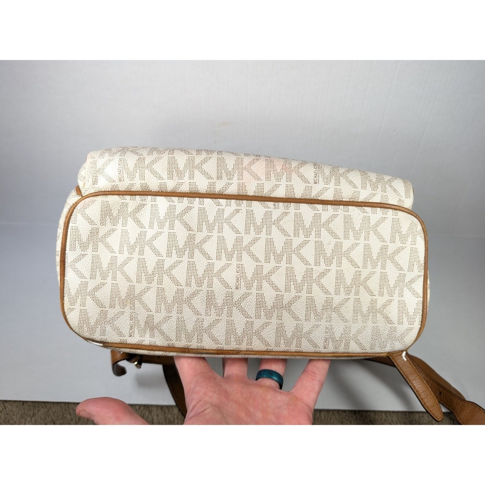 Michael Kors Backpack READ Signature Leather White Cream Beige - Picture 9 of 16